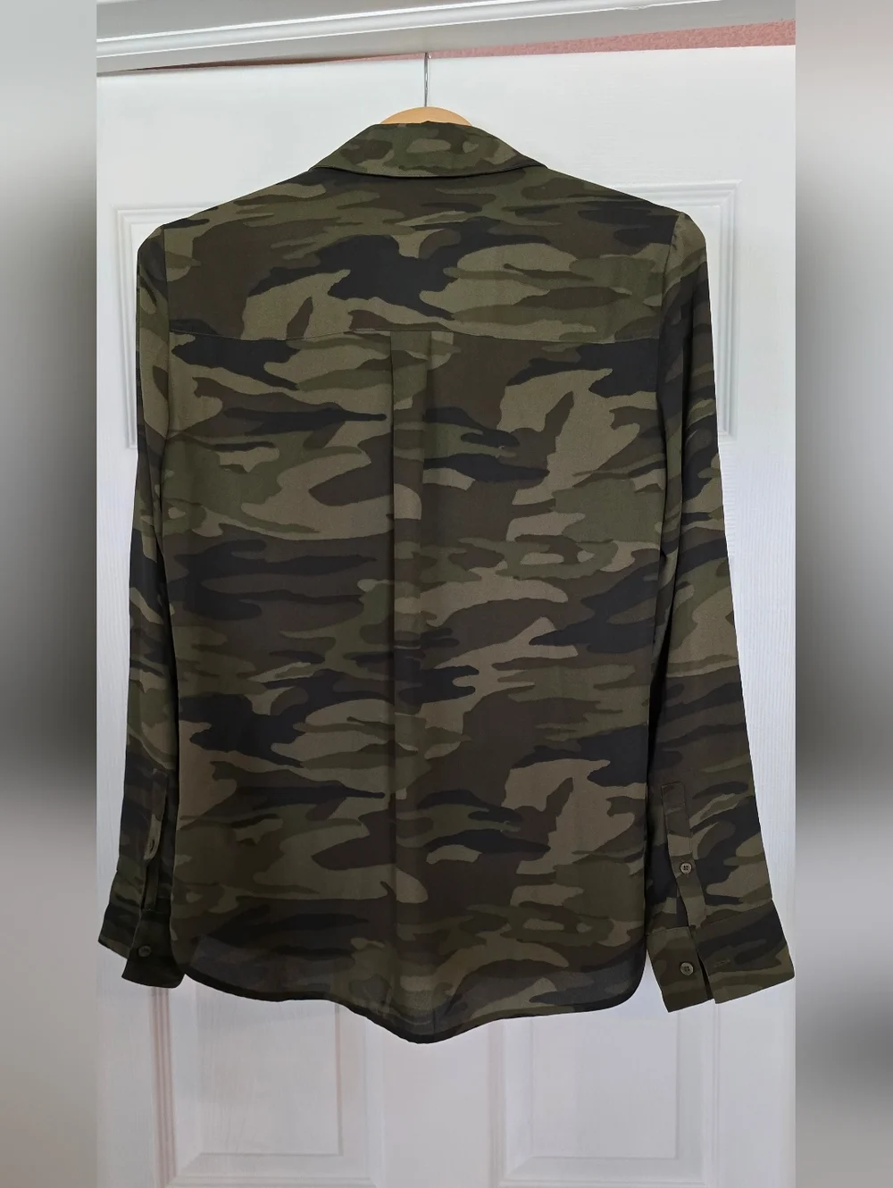 Women's Portifino Camo Button-Up Shirt - Picture 3 of 4